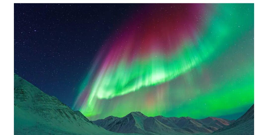 The Northern Lights Deception: A Descent into Lonely Echoes 